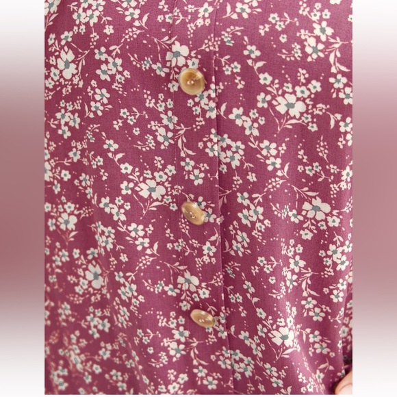 BloomChic Plus Size 2XL Ditsy Floral Contrast Ruffle Sleeve Button Detail Blouse - Picture 4 of 6